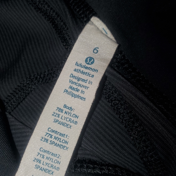 Lululemon Women’s Size 6 Legging Cut The Crop Pants Black Faux Leather 26" Waist - Picture 4 of 4